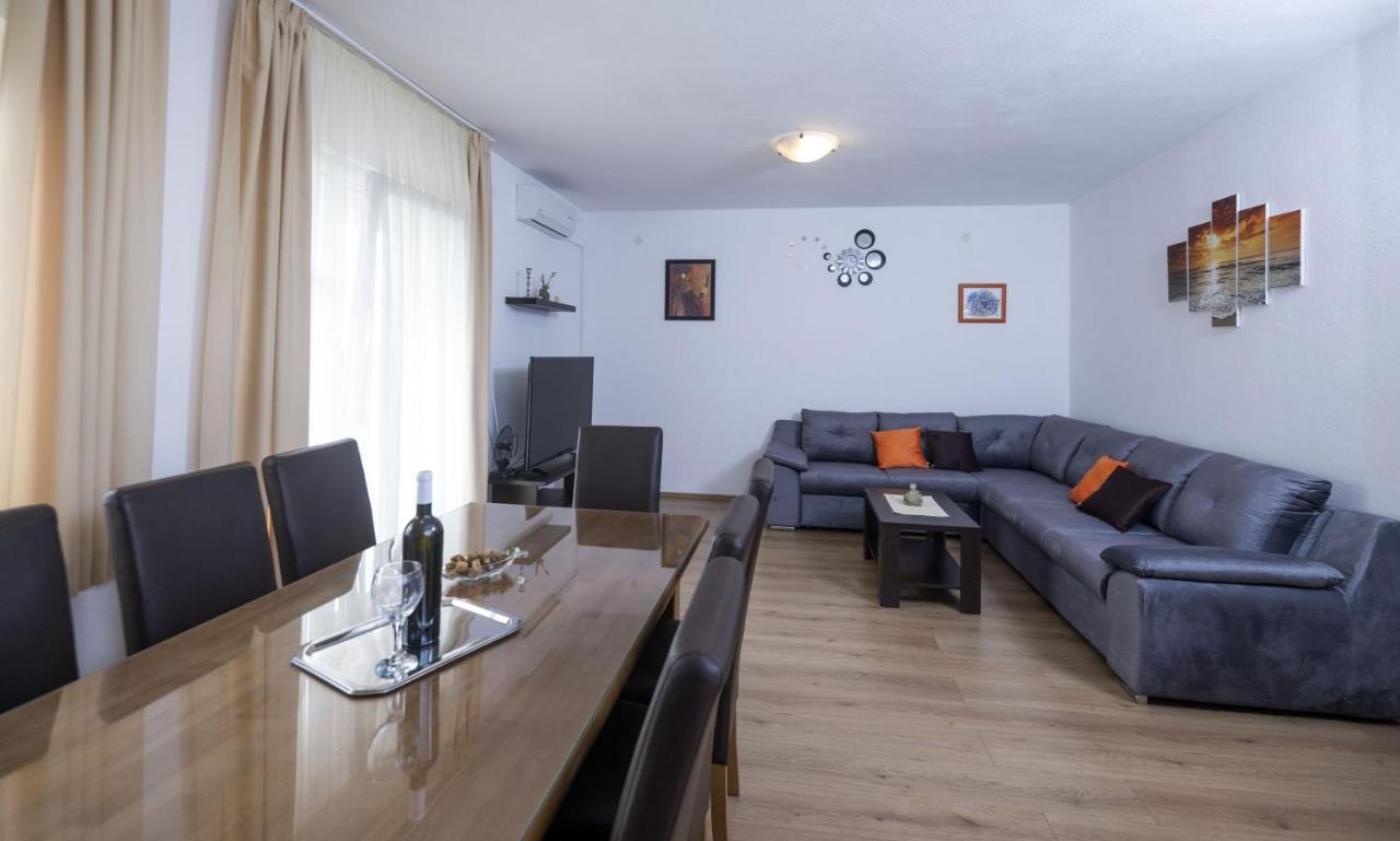 Apartment Jelcic Podstrana Exteriör bild